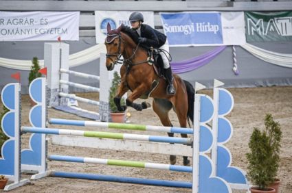 Elad� 13 �ves kisb�ri f�lv�r kanca 