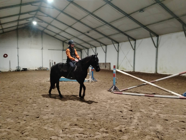 Elad� 9 �ves kisb�ri f�lv�r kanca 