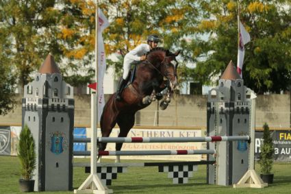 Elad� 10 h�napos magyar sportl� m�n 